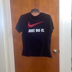 Men’s Nike shirt